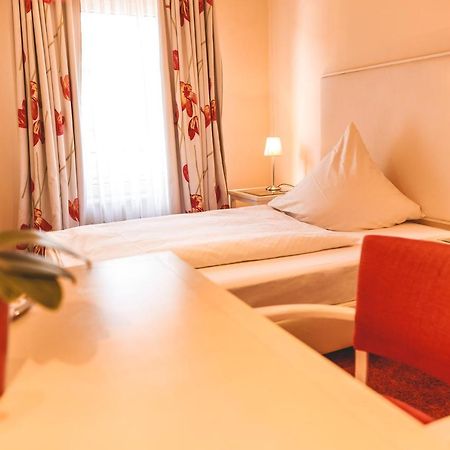 Hotel Löwen Eggenstein-Leopoldshafen Buitenkant foto